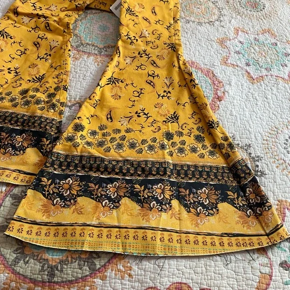 NWT Free People Vintage:The Originals Floral Printed Super Flare Pants 27 - Picture 2 of 8